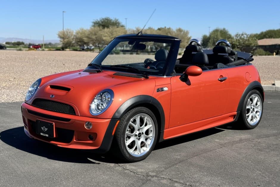 2006 Mini R52 Cooper Convertible sold for $8,100