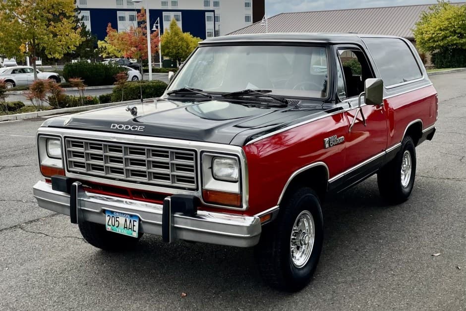 1984 Dodge Ramcharger / Plymouth Trail Duster sold for $19,250