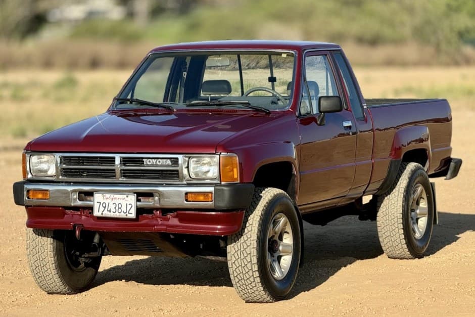 1987 Toyota Pickup (N50/N60/N70 1984-1988) sold for $15,250