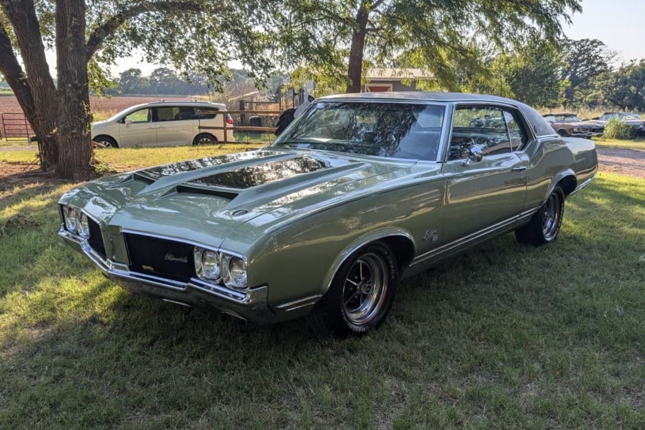 1970 Oldsmobile Cutlass sold for $15,250