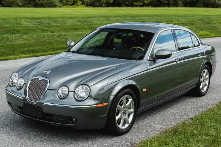 2005 Jaguar S-Type (1999-2007) sold for $8,600