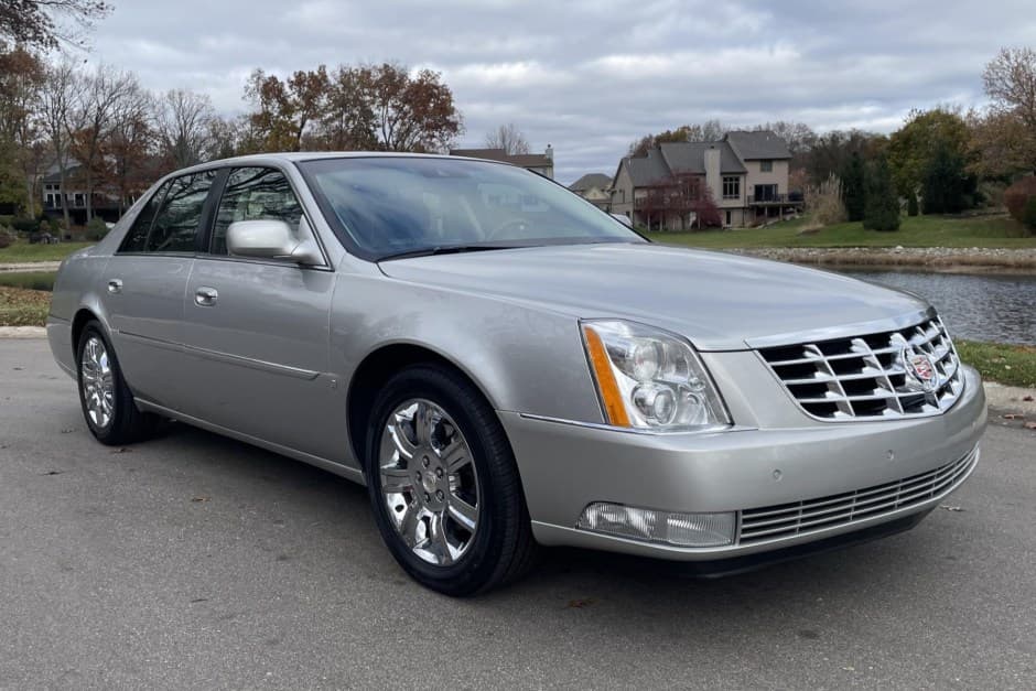 2008 Cadillac DTS sold for $16,750
