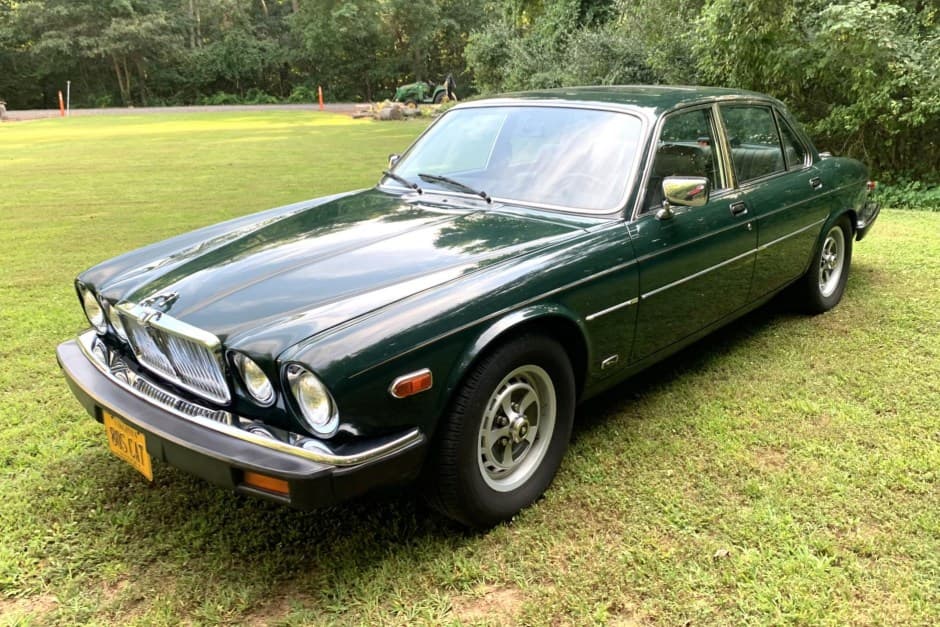 1986 Jaguar XJ Series 3 (1980-1992) sold for $8,800