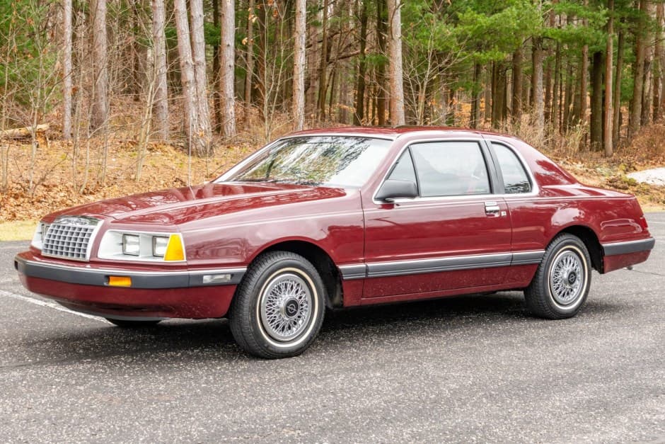 1984 Ford Thunderbird (1983-1988) sold for $9,400