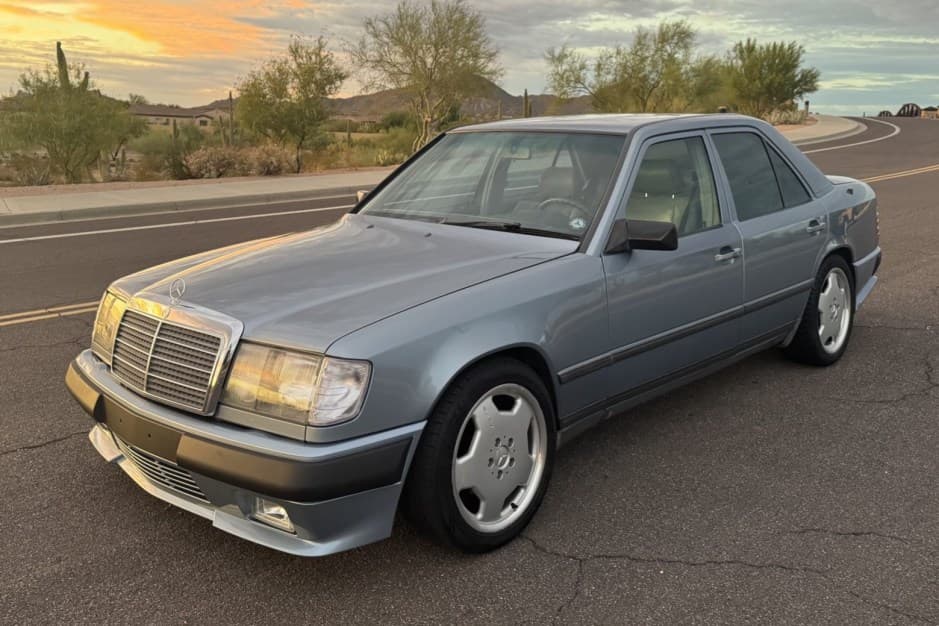 1986 Mercedes-Benz W124 E-Class sold for $8,350
