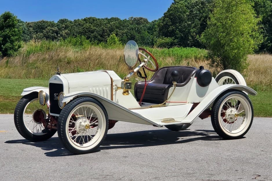 1925 Ford  sold for $13,500