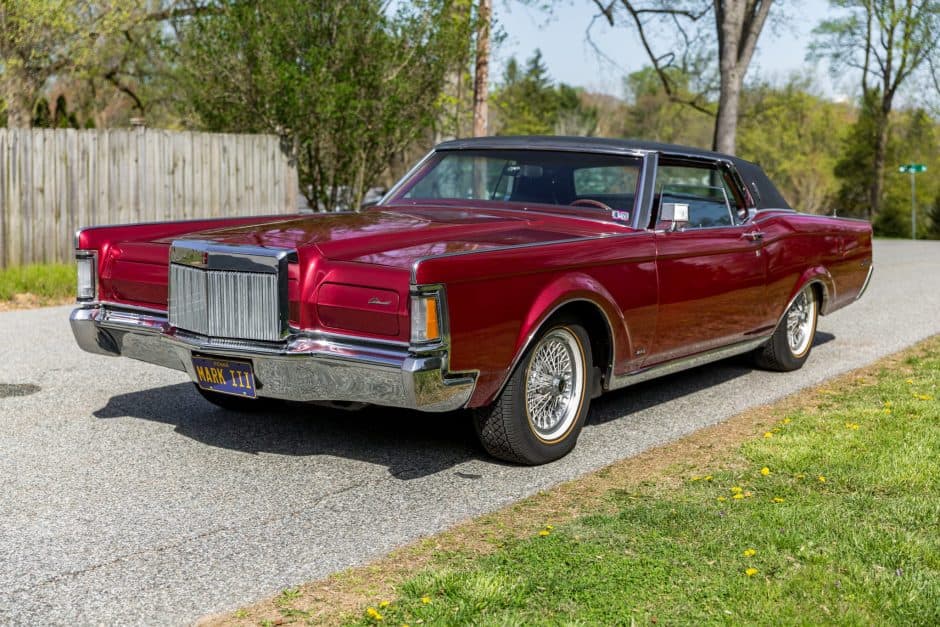 1970 Lincoln Continental Mark III (1969-1971) sold for $8,200