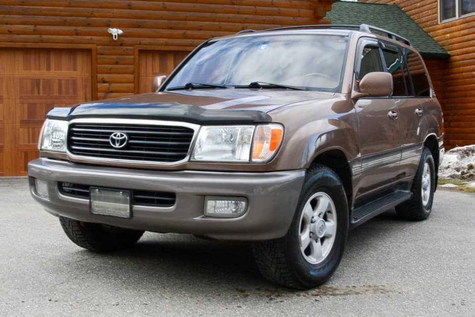 1999 Toyota Land Cruiser 100-Series sold for $8,900