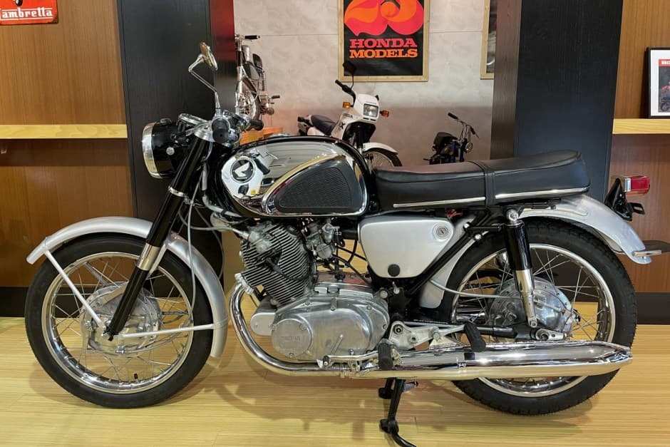 1964 Honda Dream, CB77 Super Hawk, & CL77 Scrambler sold for $7,400