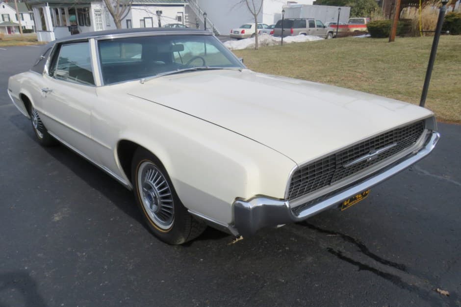 1967 Ford Thunderbird (1967-1971) sold for $26,000