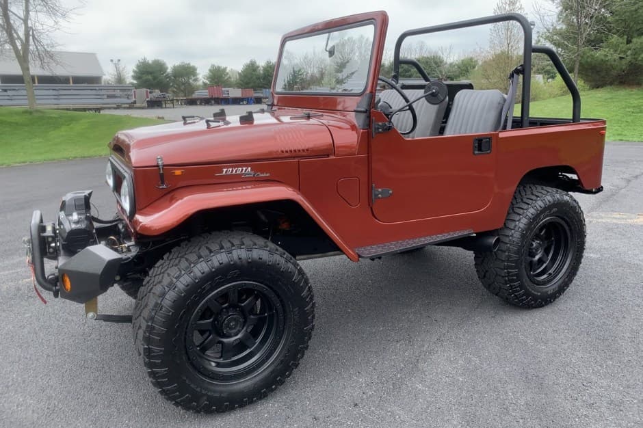 1971 Toyota Land Cruiser FJ40 sold for $27,000
