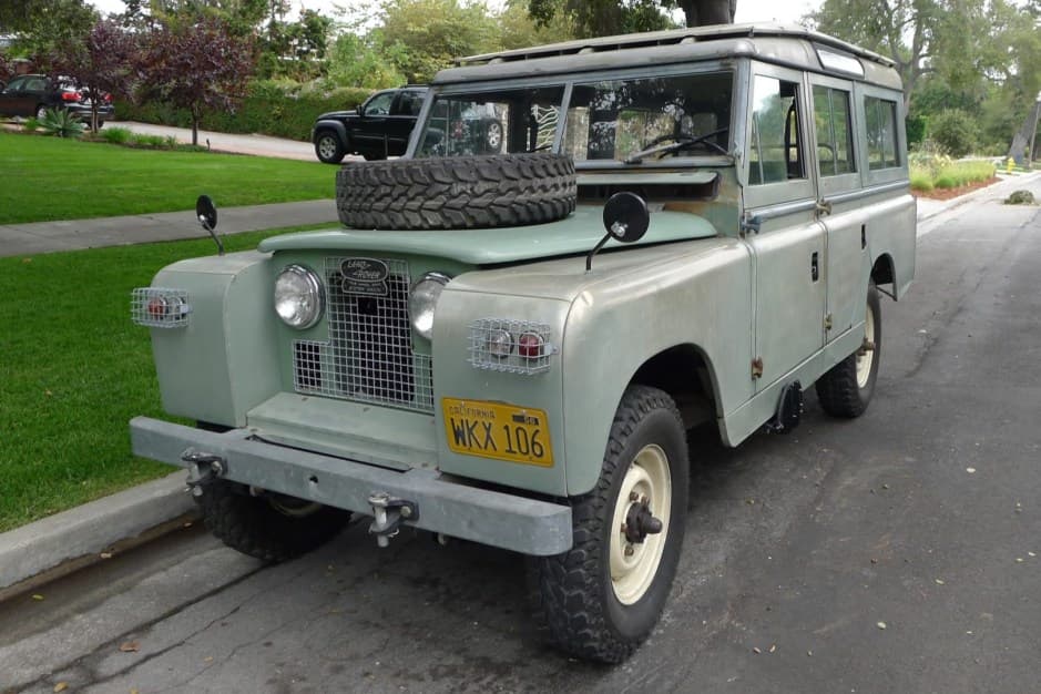 1960 Land Rover Series 109 sold for $27,000