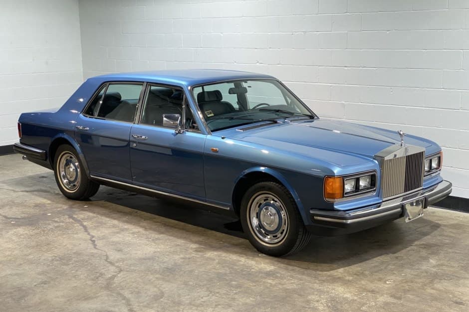 1982 Rolls-Royce SZ Silver Spirit & Silver Spur sold for $9,600
