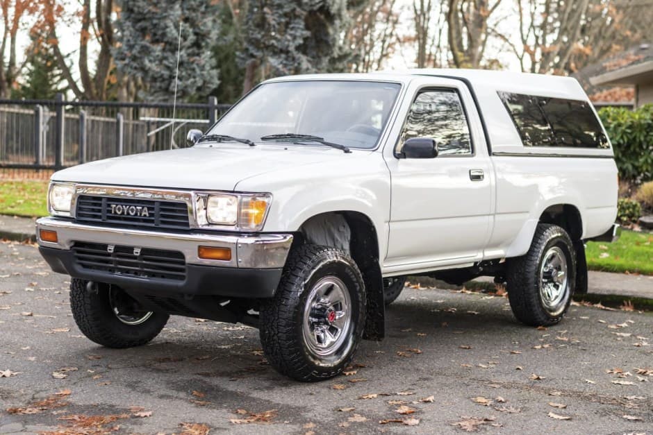 1991 Toyota Pickup (N80/90/100/110 1989-1997) sold for $16,000