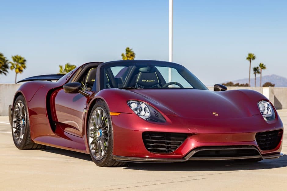 2015 Porsche 918 Spyder sold for $1,975,000