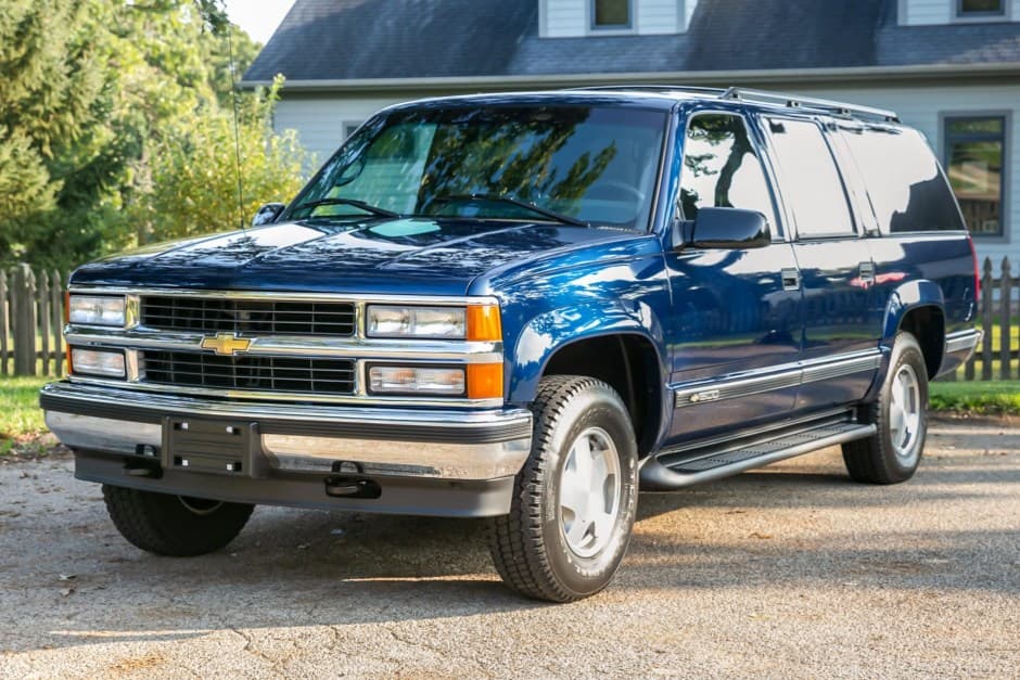 1996 Chevrolet Suburban (GMT400 1992-1999) sold for $26,000