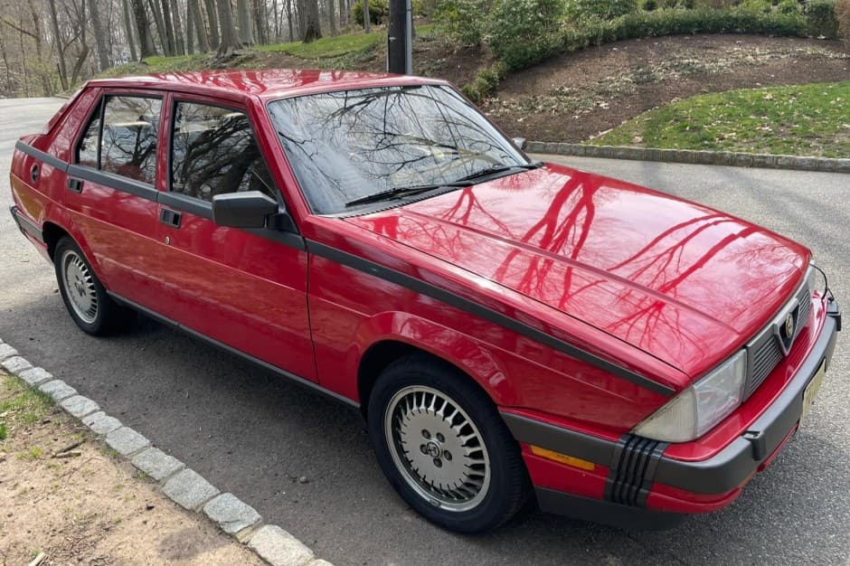 1987 Alfa Romeo 75/Milano sold for $10,555