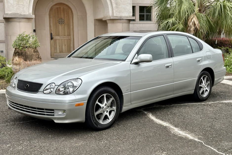 2000 Lexus GS sold for $17,550