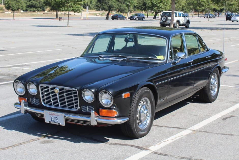 1972 Jaguar XJ Series 1 (1968-1973) sold for $12,751