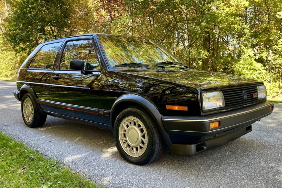 1986 Volkswagen GTI Mk2 sold for $10,000