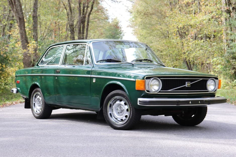 1973 Volvo 140 sold for $18,250