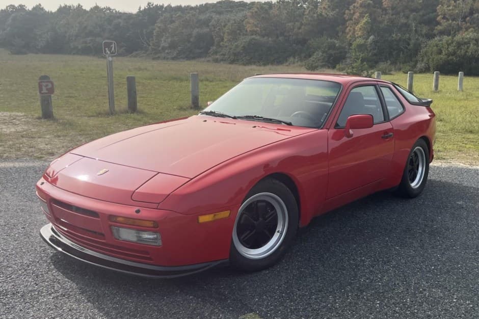 1986 Porsche 944 Turbo sold for $26,000