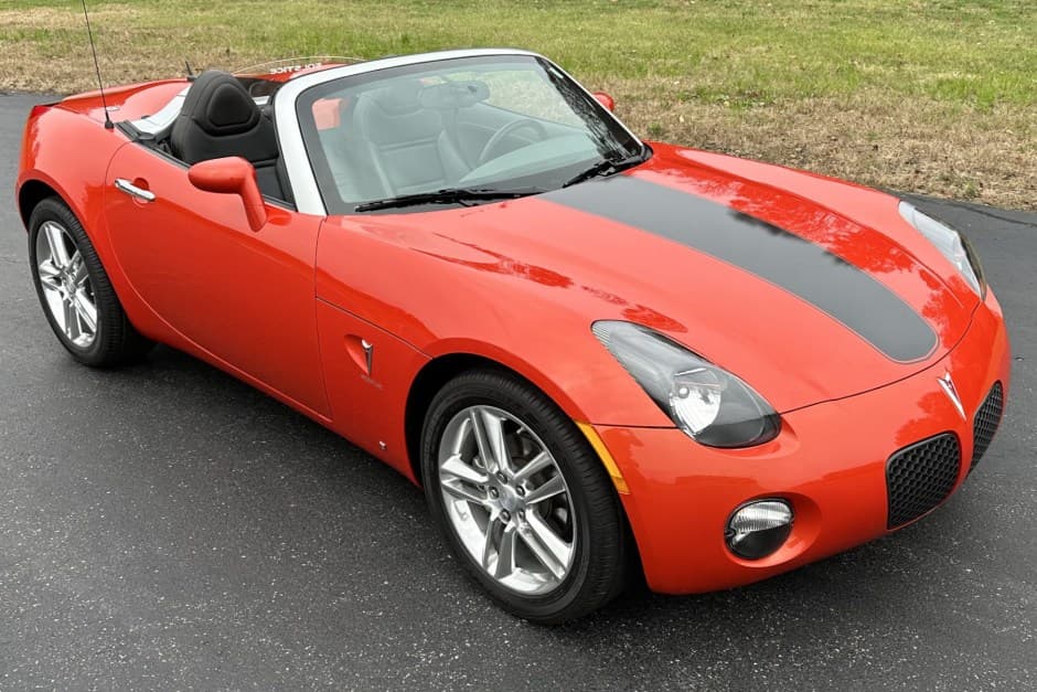 2009 Pontiac Solstice sold for $15,750