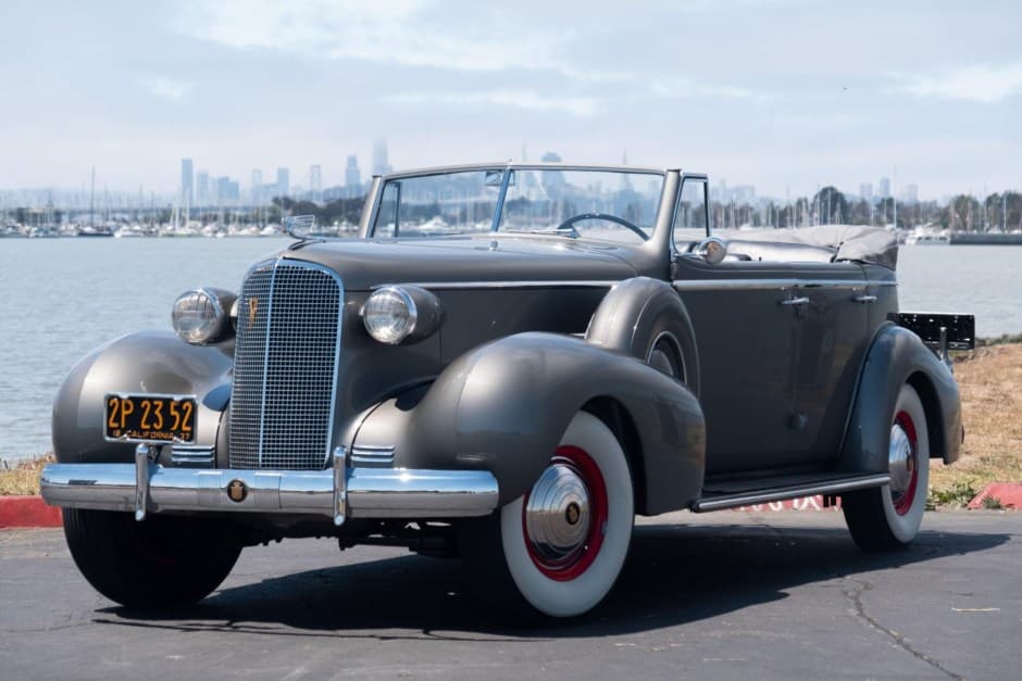 1937 Cadillac V-12 sold for $91,000