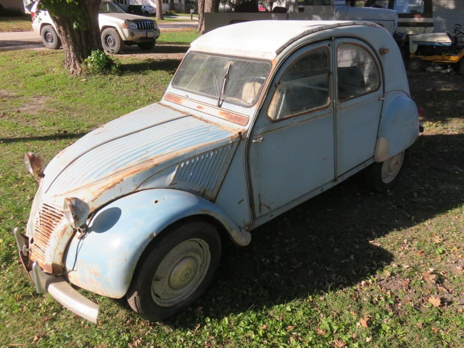 1956 Citroen 2CV sold for $4,000