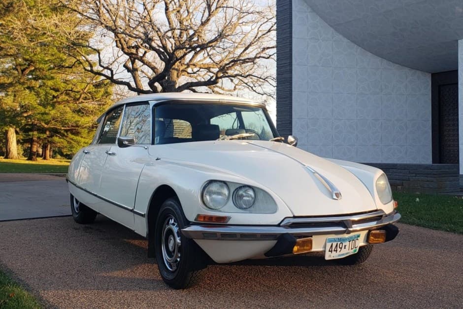 1969 Citroen DS sold for $44,250