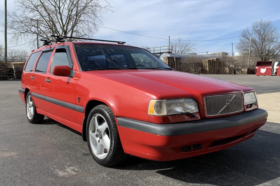 1995 Volvo 850 sold for $10,611