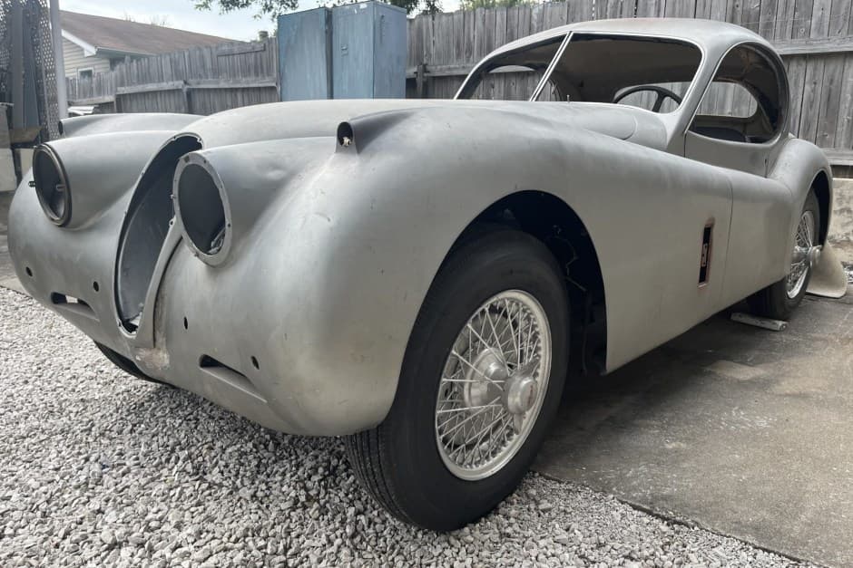 1952 Jaguar XK120 sold for $20,250