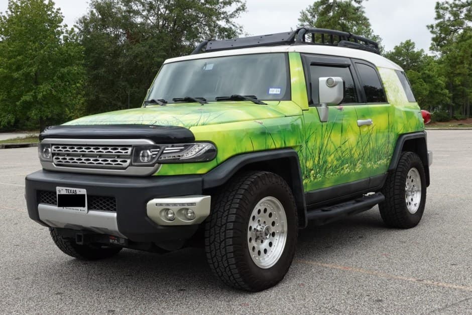 2013 Toyota FJ Cruiser sold for $21,500