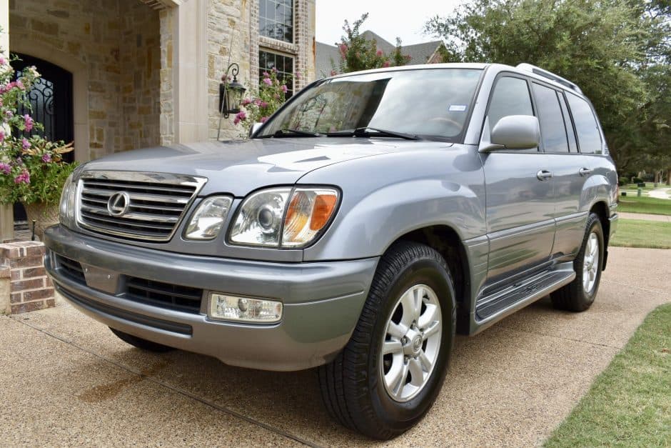 2004 Lexus LX470 sold for $29,500