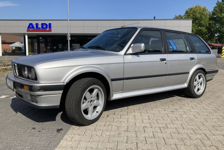1990 BMW E30 3-Series Touring sold for $14,000