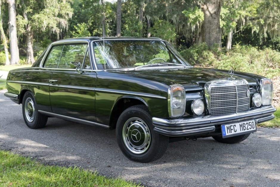 1972 Mercedes-Benz W114 & W115 sold for $23,000