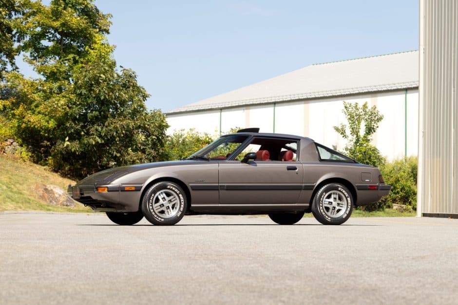 1985 Mazda RX-7 FB sold for $18,500