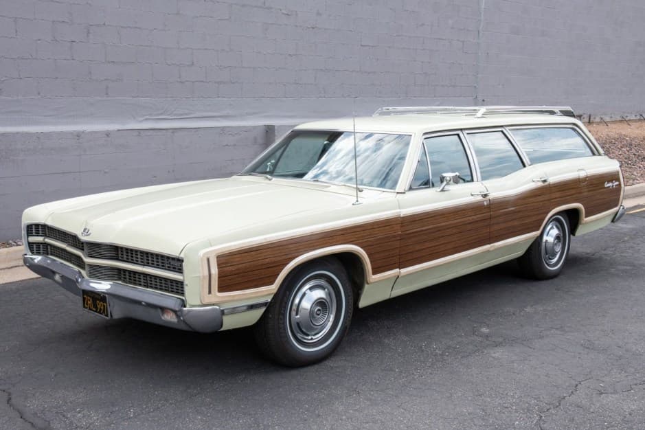 1969 Ford Country Squire sold for $17,000