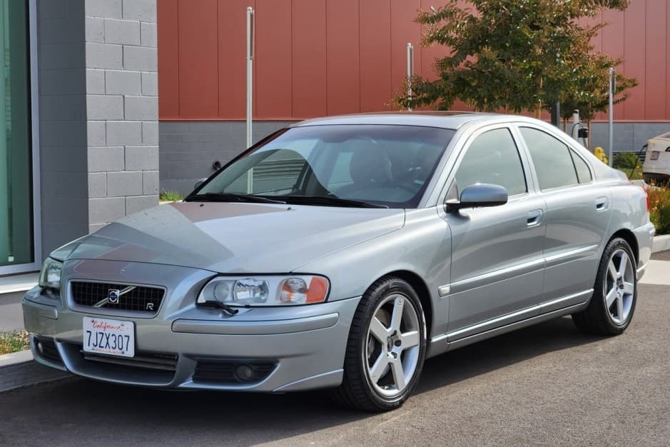 2006 Volvo S60R sold for $18,000