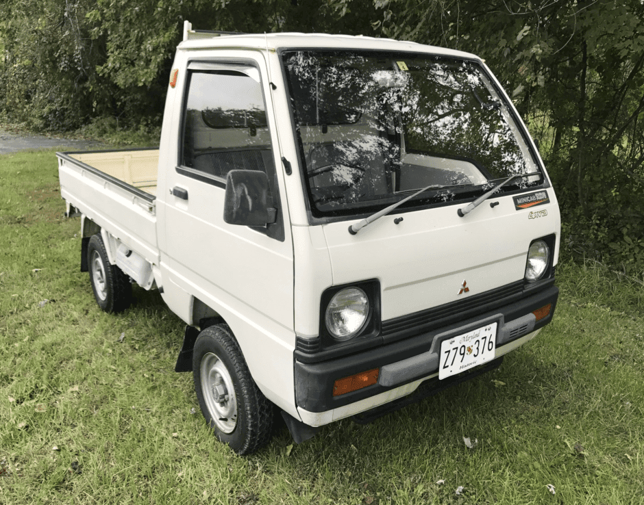 1990 Mitsubishi Minicab sold for $6,100