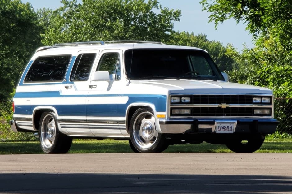 1991 Chevrolet Suburban (1973-1991) sold for $16,250