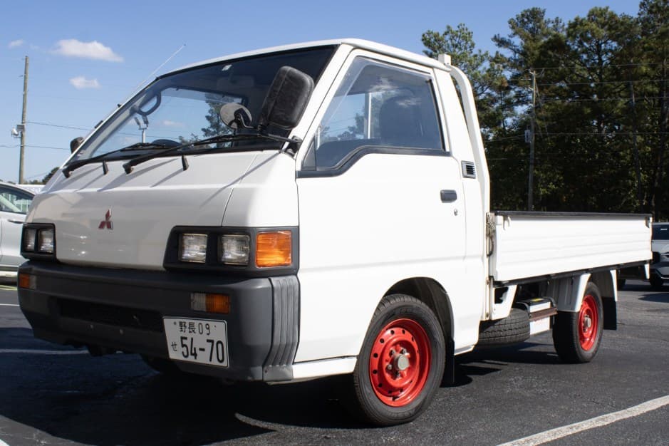 1996 Mitsubishi Delica sold for $9,500