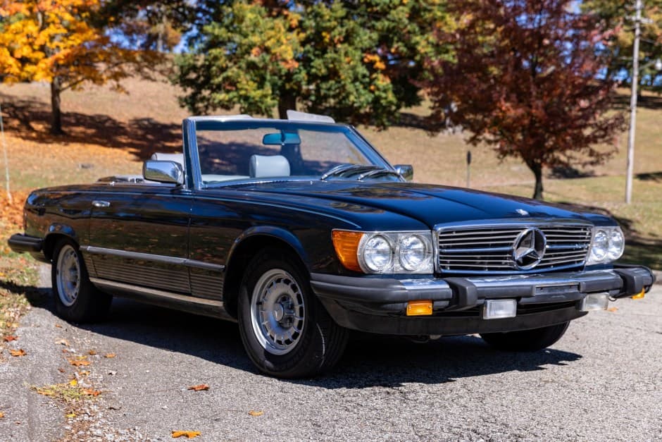 1982 Mercedes-Benz R107 SL sold for $10,000