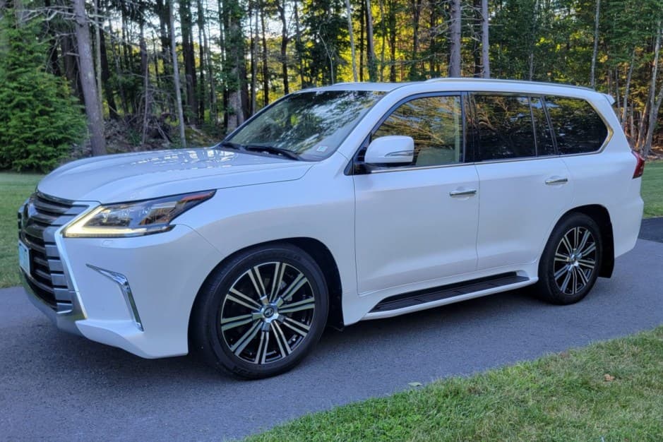 2021 Lexus LX570 sold for $69,500