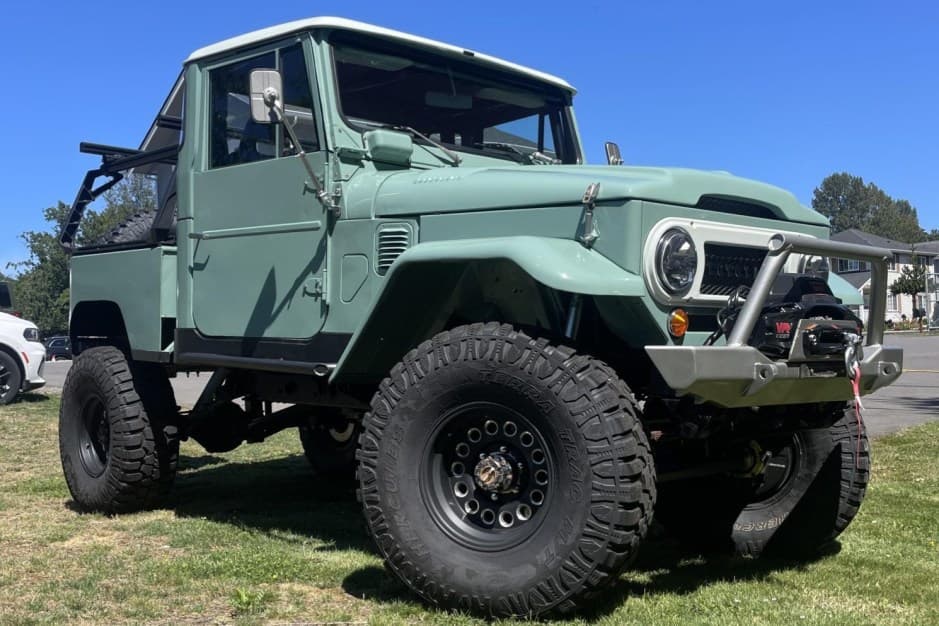 1977 Toyota Land Cruiser FJ40 sold for $25,000