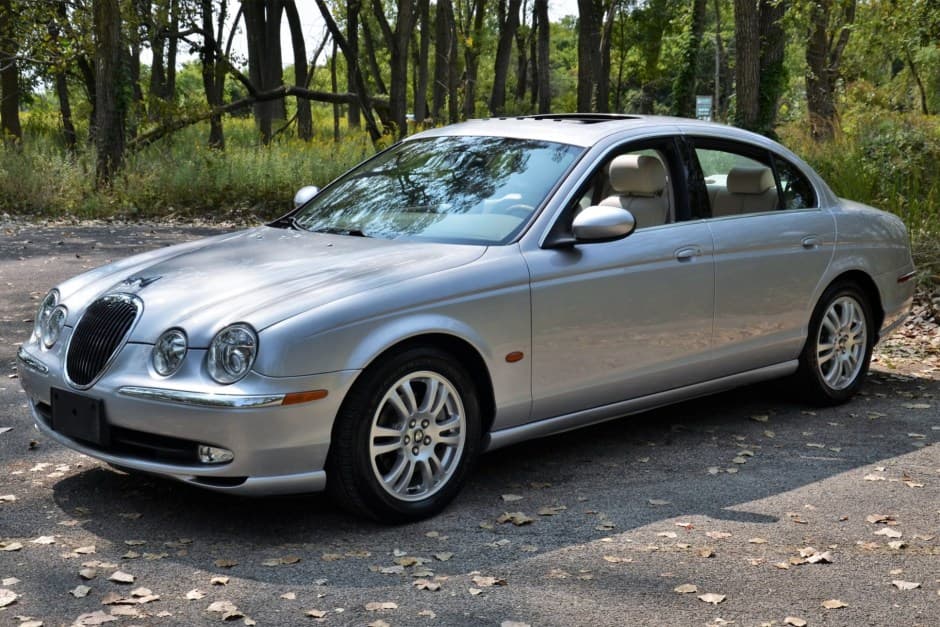 2003 Jaguar S-Type (1999-2007) sold for $8,100