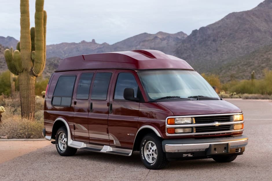 1998 Chevrolet Express sold for $31,000