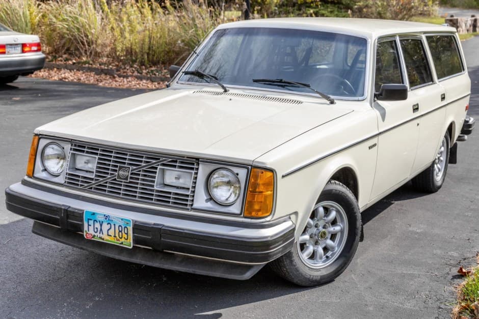 1976 Volvo 240 sold for $8,500