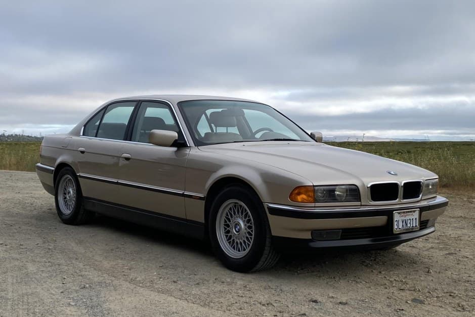 1995 BMW E38 7-Series sold for $9,211