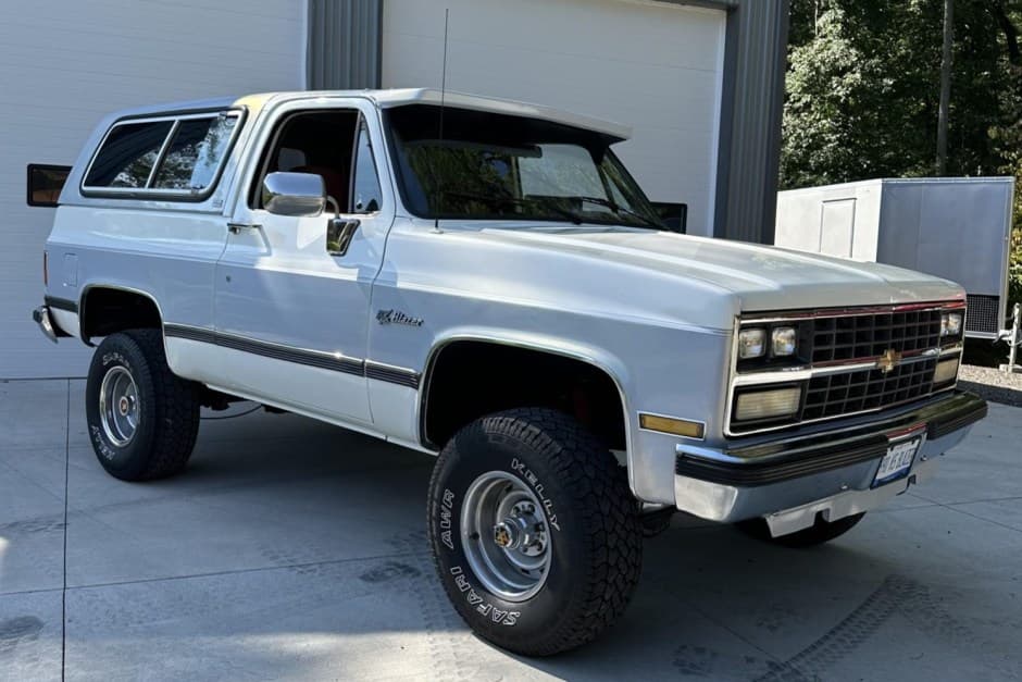 1990 Chevrolet K5 Blazer 1973-1991 sold for $25,000